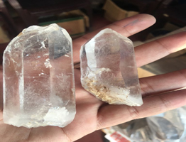 Quartz crystal suppliers in India